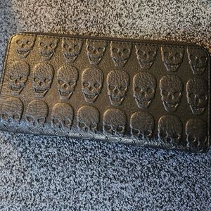 Genuine Leather Wallet Embossed Skull Pattern